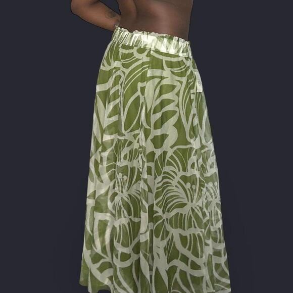 Green and white leaf/jungle maxi skirt - Picture 3 of 3